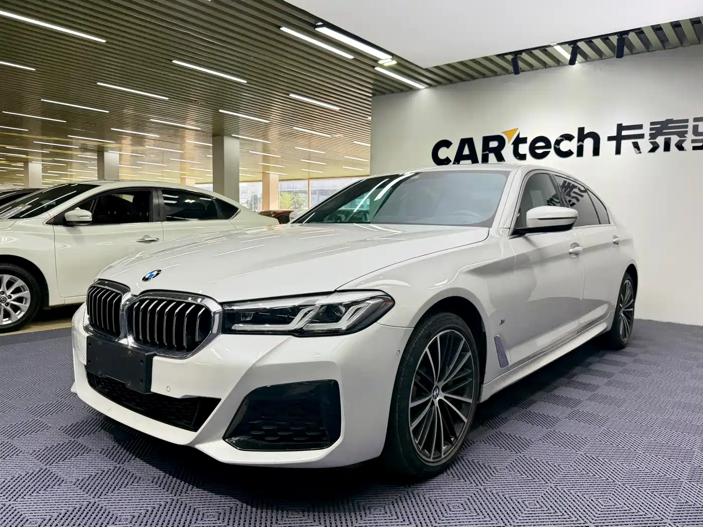 BMW BMW 5 Series 2023 530Li Leading M Sport Package