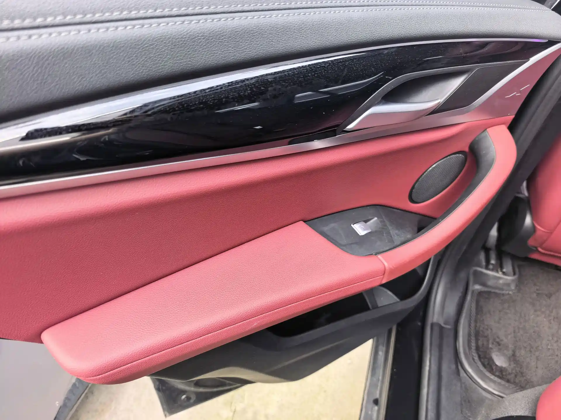 Фото 8 - BMW iX3