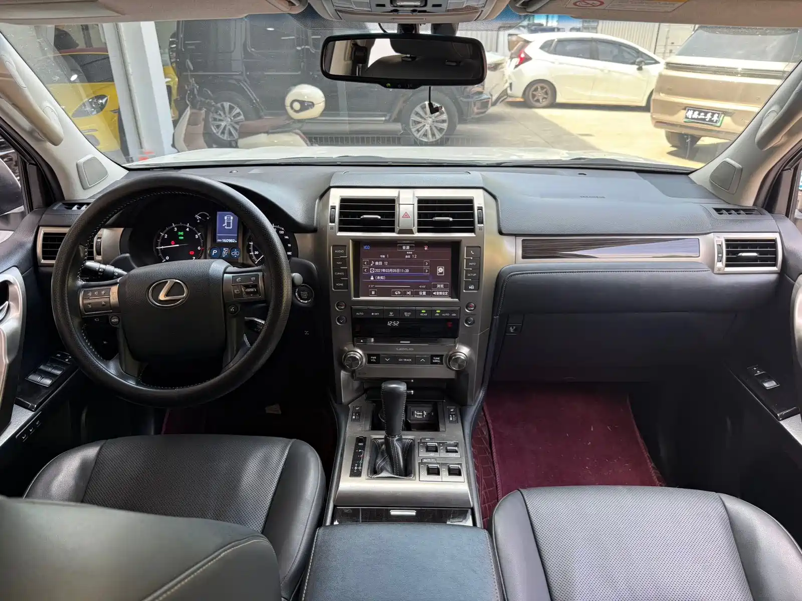 Photo 9 - Lexus GX
