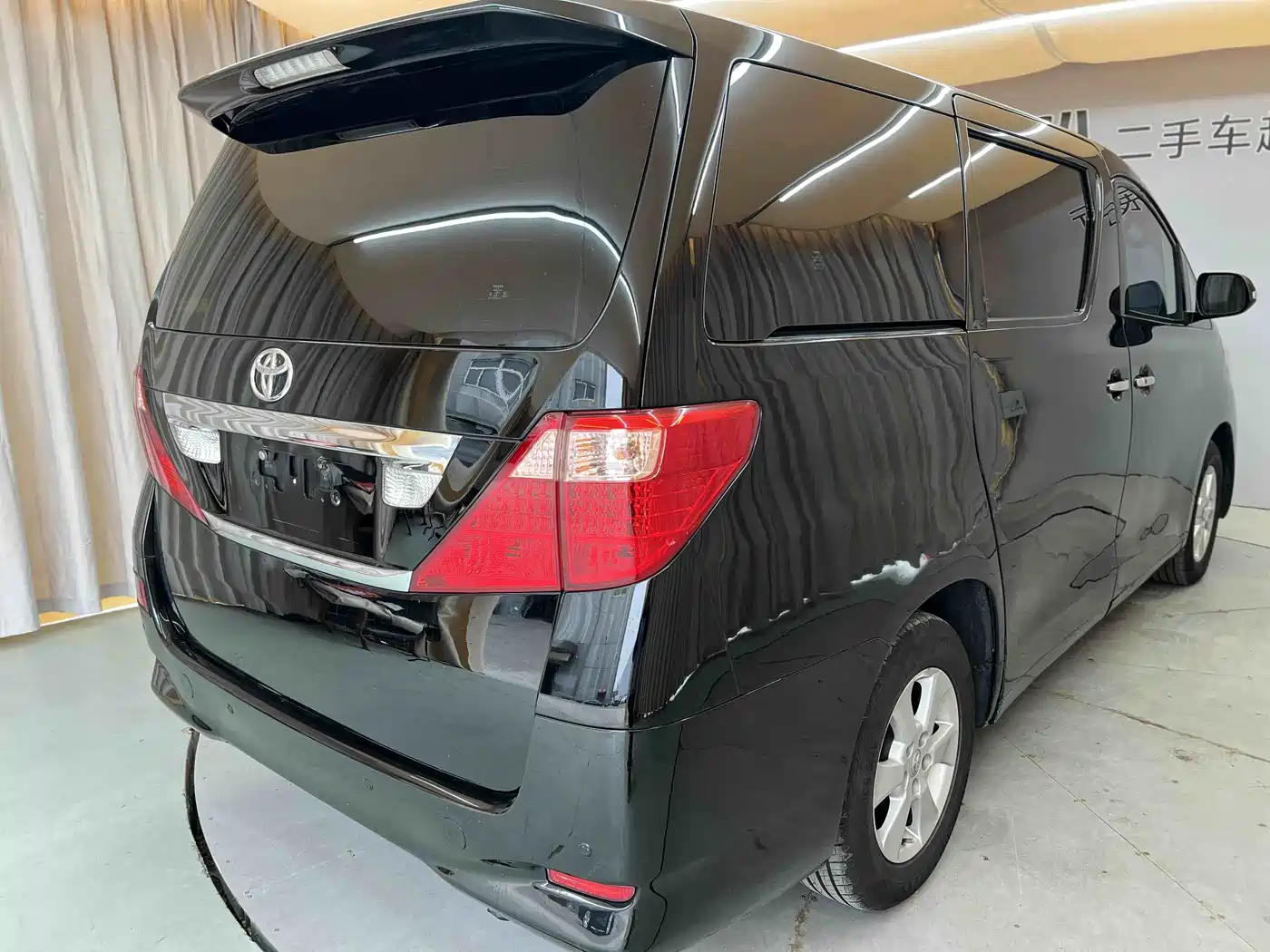 Toyota Alphard 2011 Model 2.4L Luxury фото 3