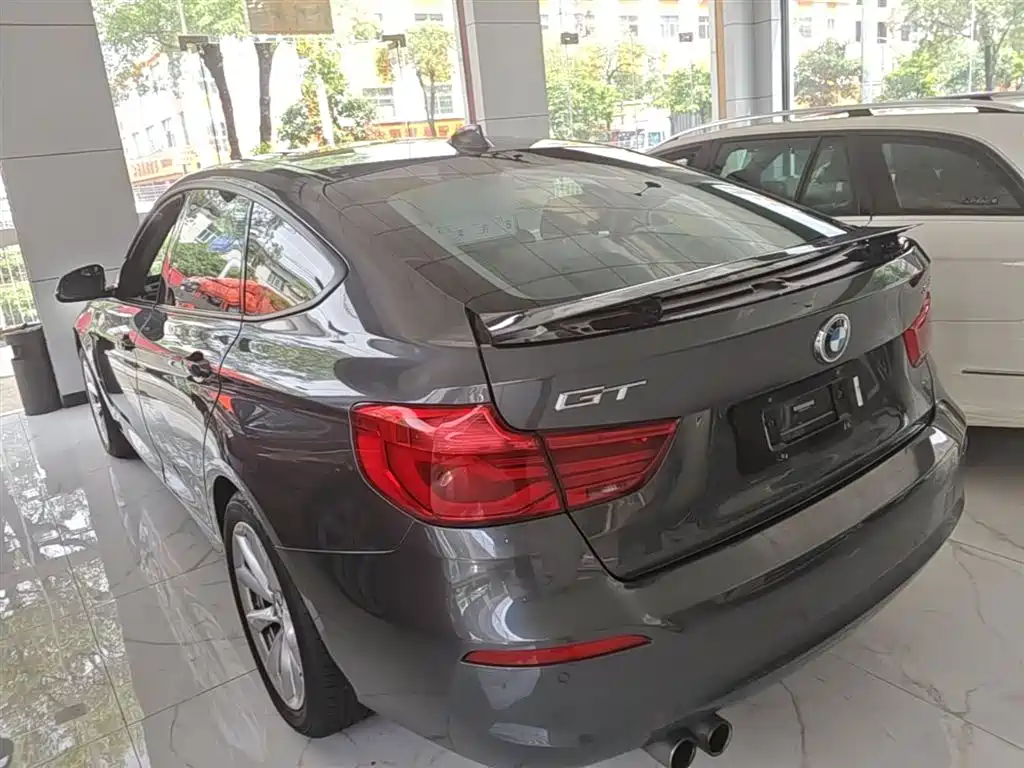 BMW 3 Series GT 2019 320i Fashion Model фото 5