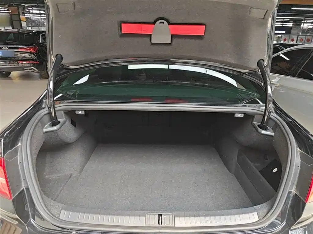 Volkswagen Magotan 2018 330TSI DSG Premium фото 19