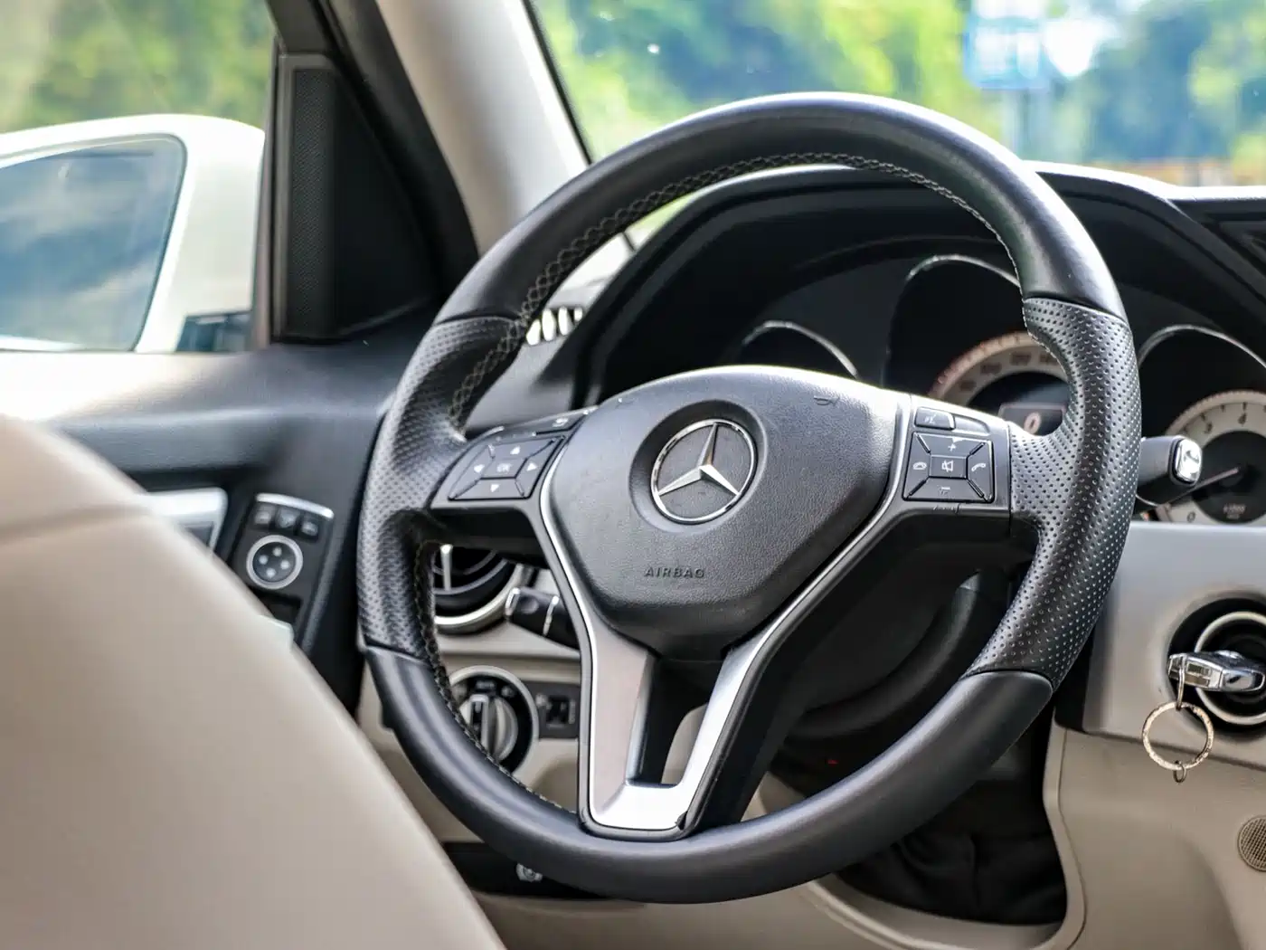 Mercedes-Benz GLK-Class 2013 GLK 300 4MATIC Dynamic Sunroof фото 5