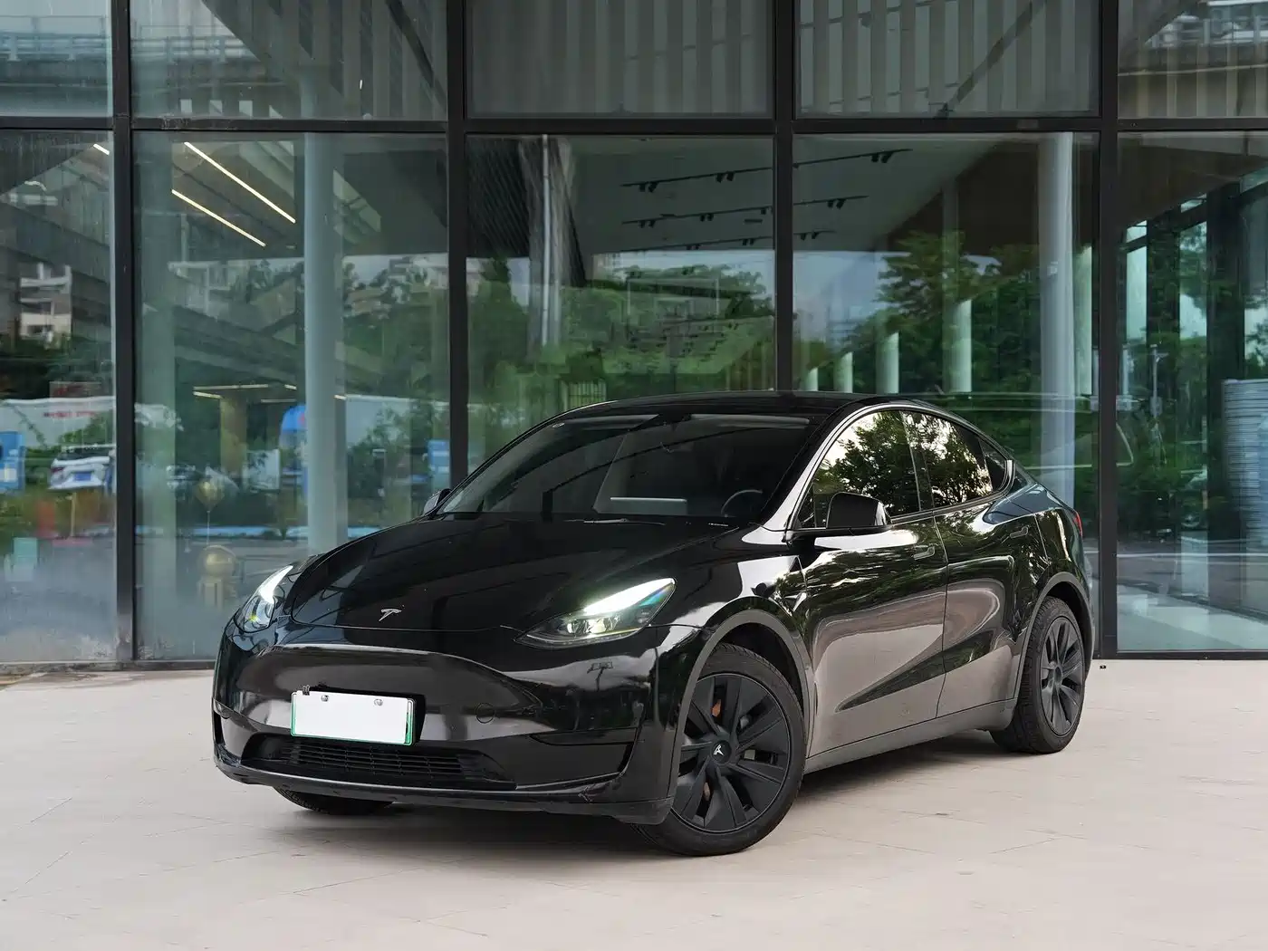 Tesla Model Y 2024