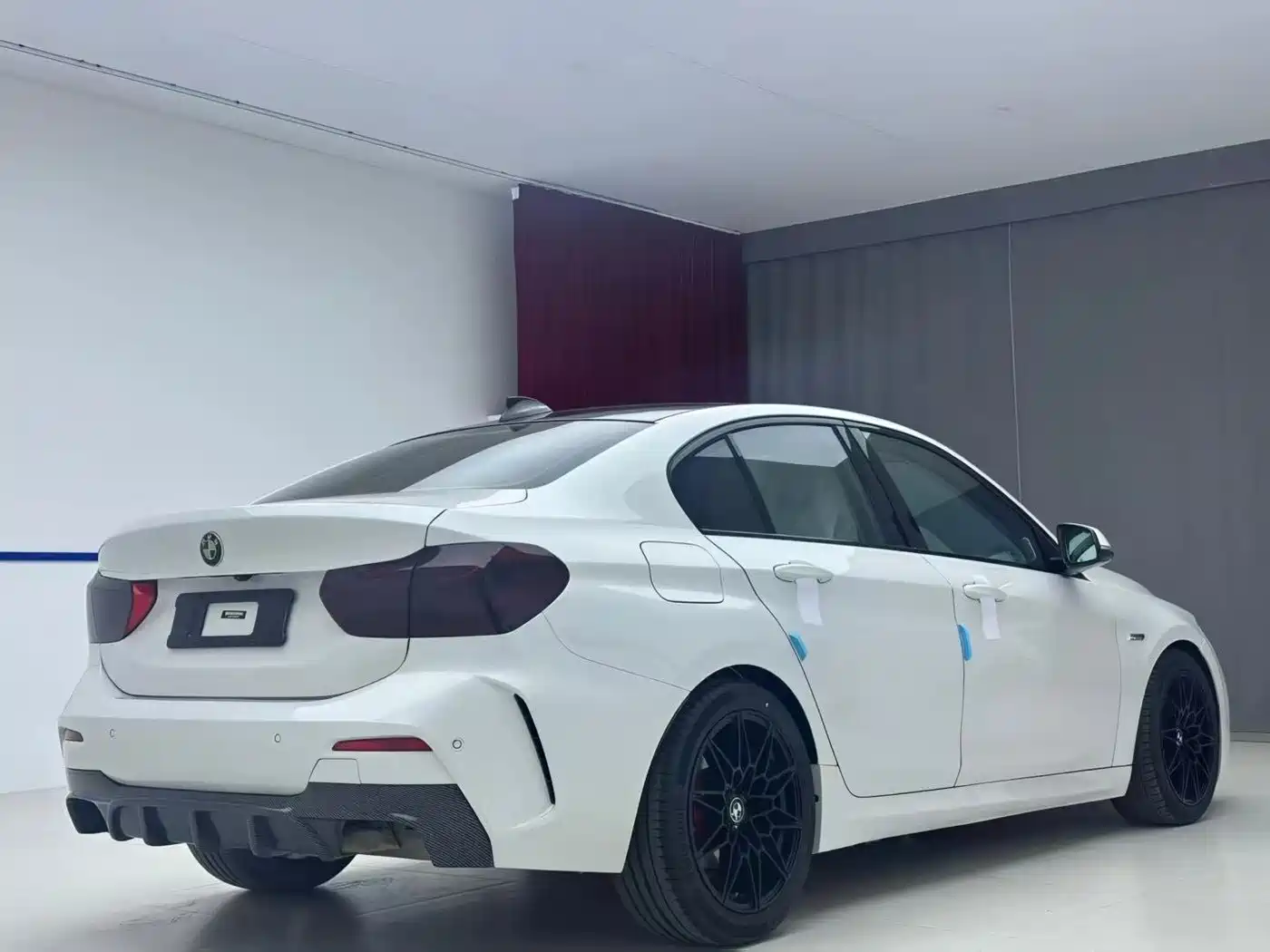 BMW 1 Series 2021 120i M Sport Shadow Edition фото 6