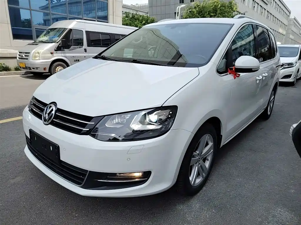 Volkswagen Sharan 2014 2.0TSI Comfort фото 2