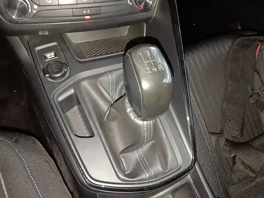 صورة 14 - Peugeot 308