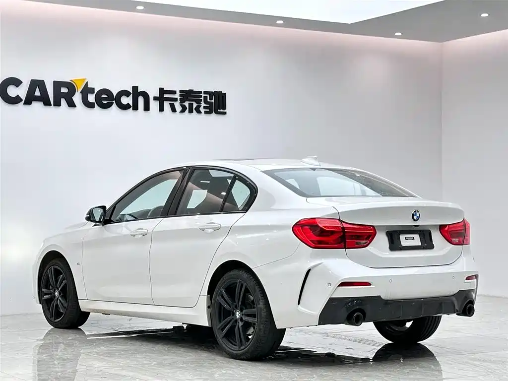 BMW 1 Series 2022 125i M Sport Shadow Edition фото 3