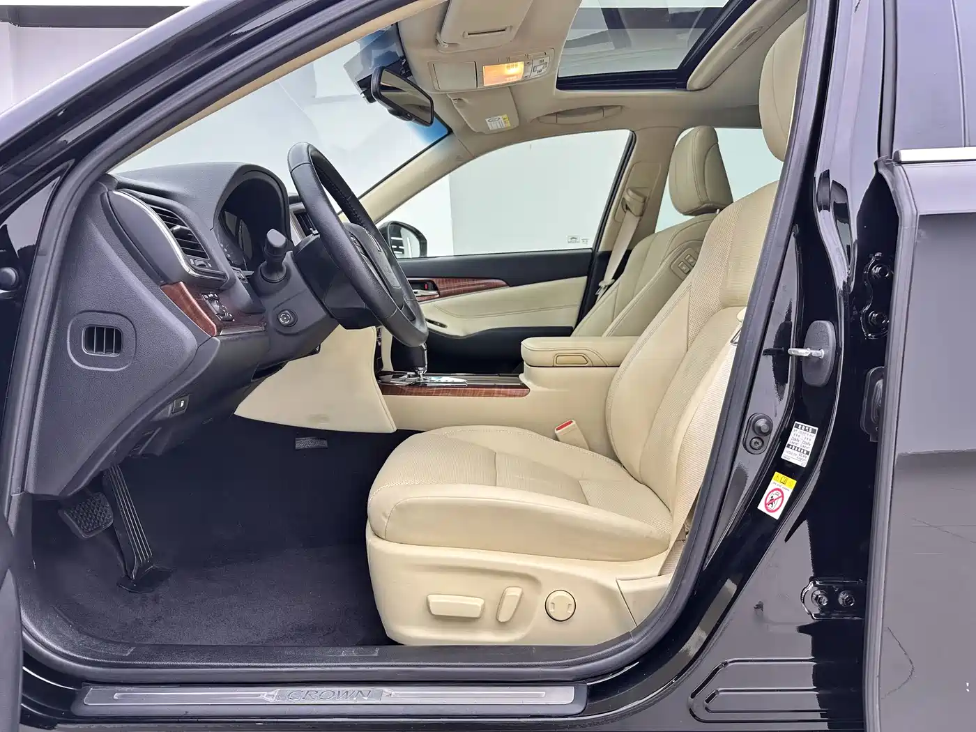 Toyota Crown 2015 2.0T Luxury фото 6