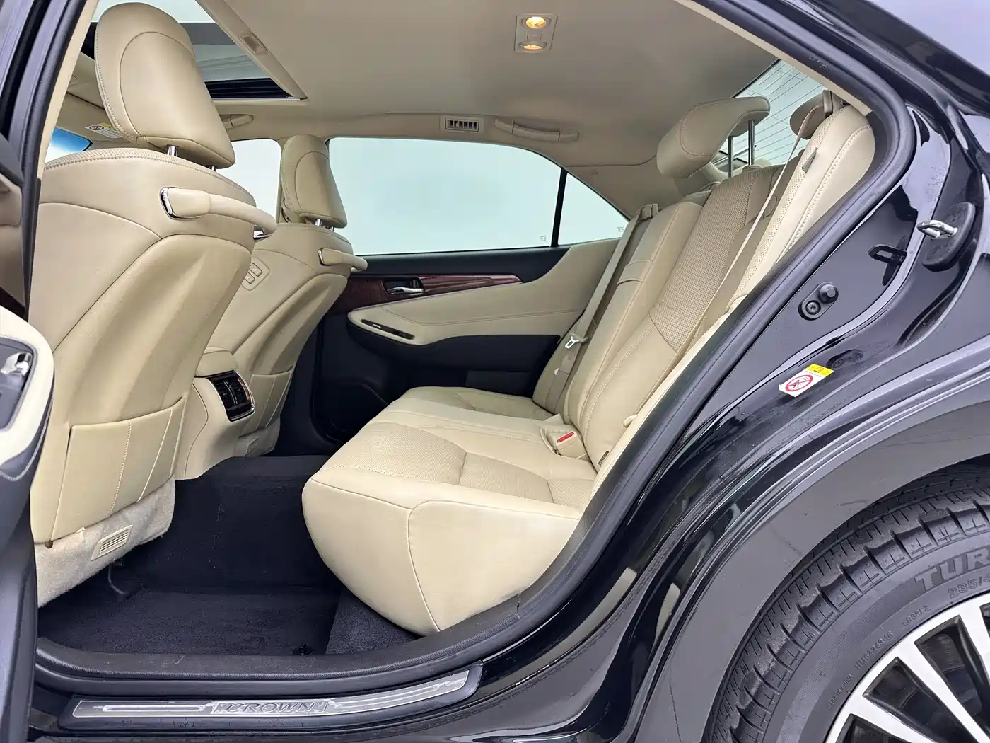 Toyota Crown 2015 2.0T Luxury фото 8
