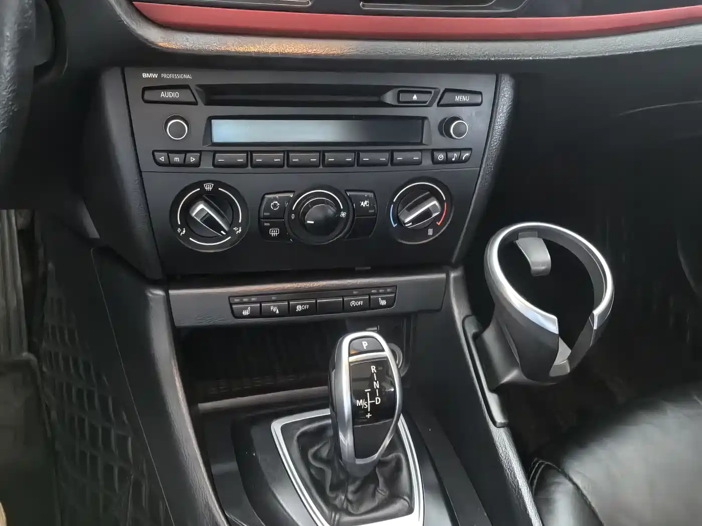 BMW X1 2015 Model sDrive18i Fashion Advanced Edition фото 8