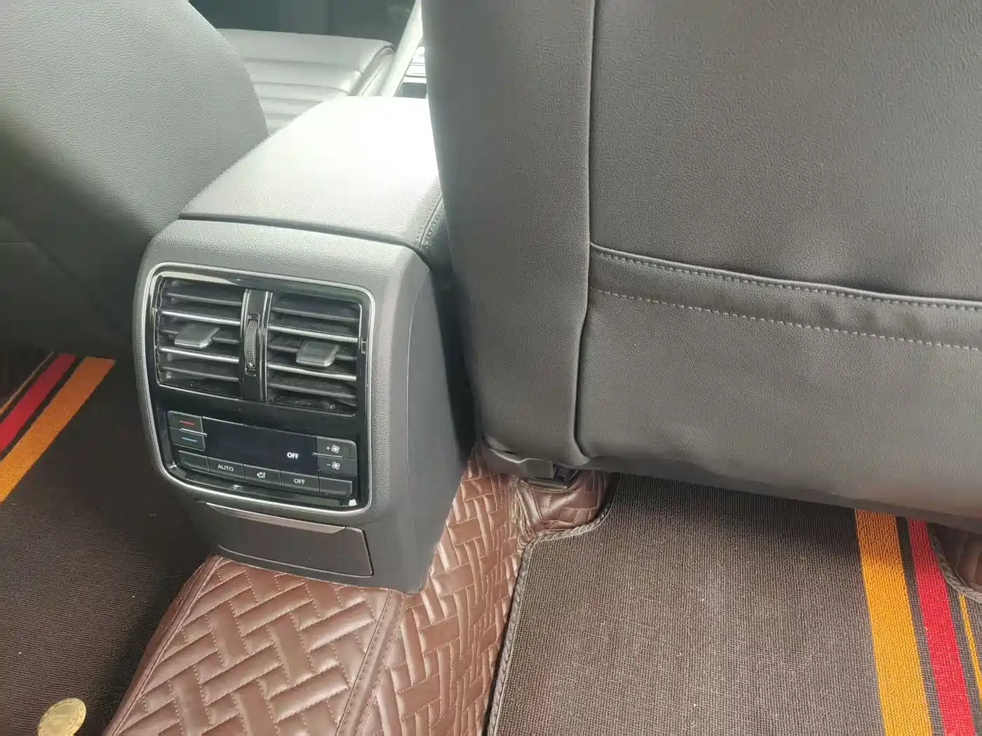 Volkswagen Magotan 2019 330TSI DSG Luxury Class China VI фото 10