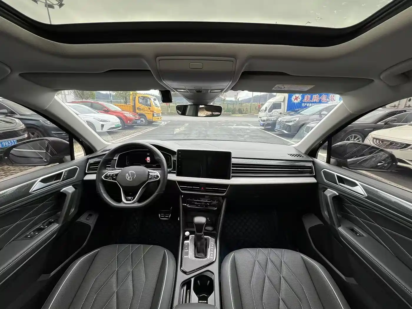 Volkswagen Tiguan L 2022 330TSI Auto 2WD R-Line Premium Edition фото 9