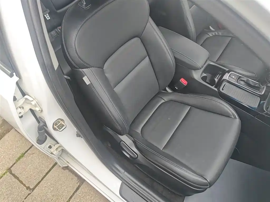 Kia K4 2014 1.8L Automatic DLX фото 25