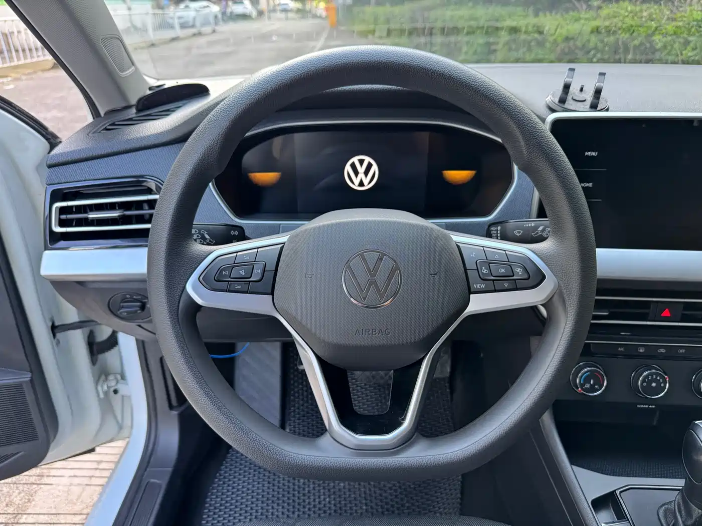 Volkswagen Lavida 2024 Model 1.5L Automatic Full Comfort Edition фото 15