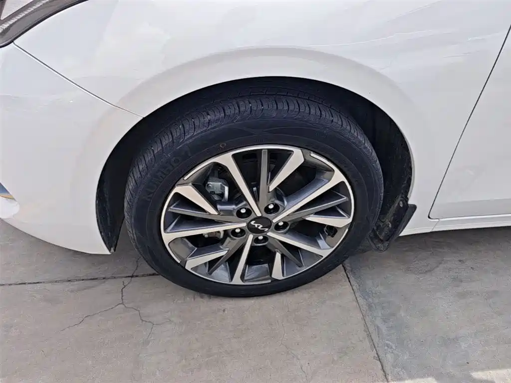 Kia K3 2021 Facelift 1.5L CVT Fashion Edition фото 23