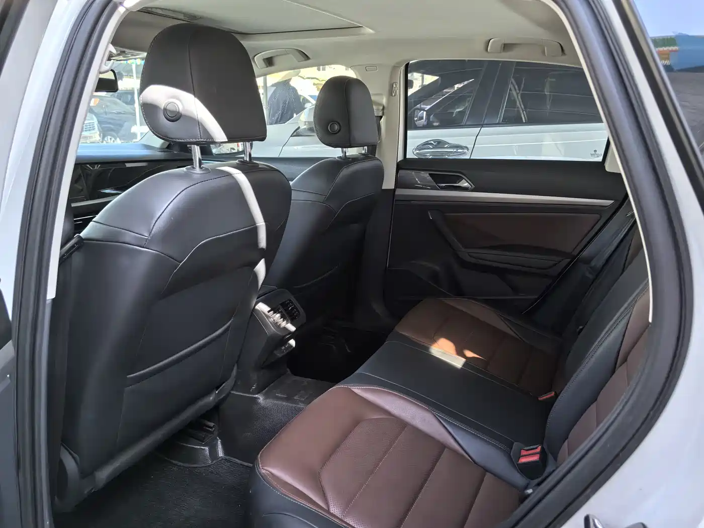 Volkswagen Lavida 2021 280TSI DSG Luxury Edition фото 9