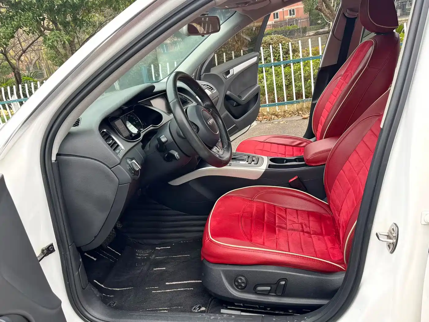 Audi A4L 2013 35 TFSI Automatic Comfort фото 5