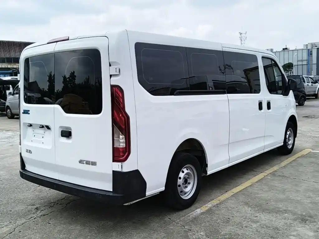 Jiangling E-Fushun 2025 2025 Clear Window Version 53.58kWh Medium Wheelbase Low Roof