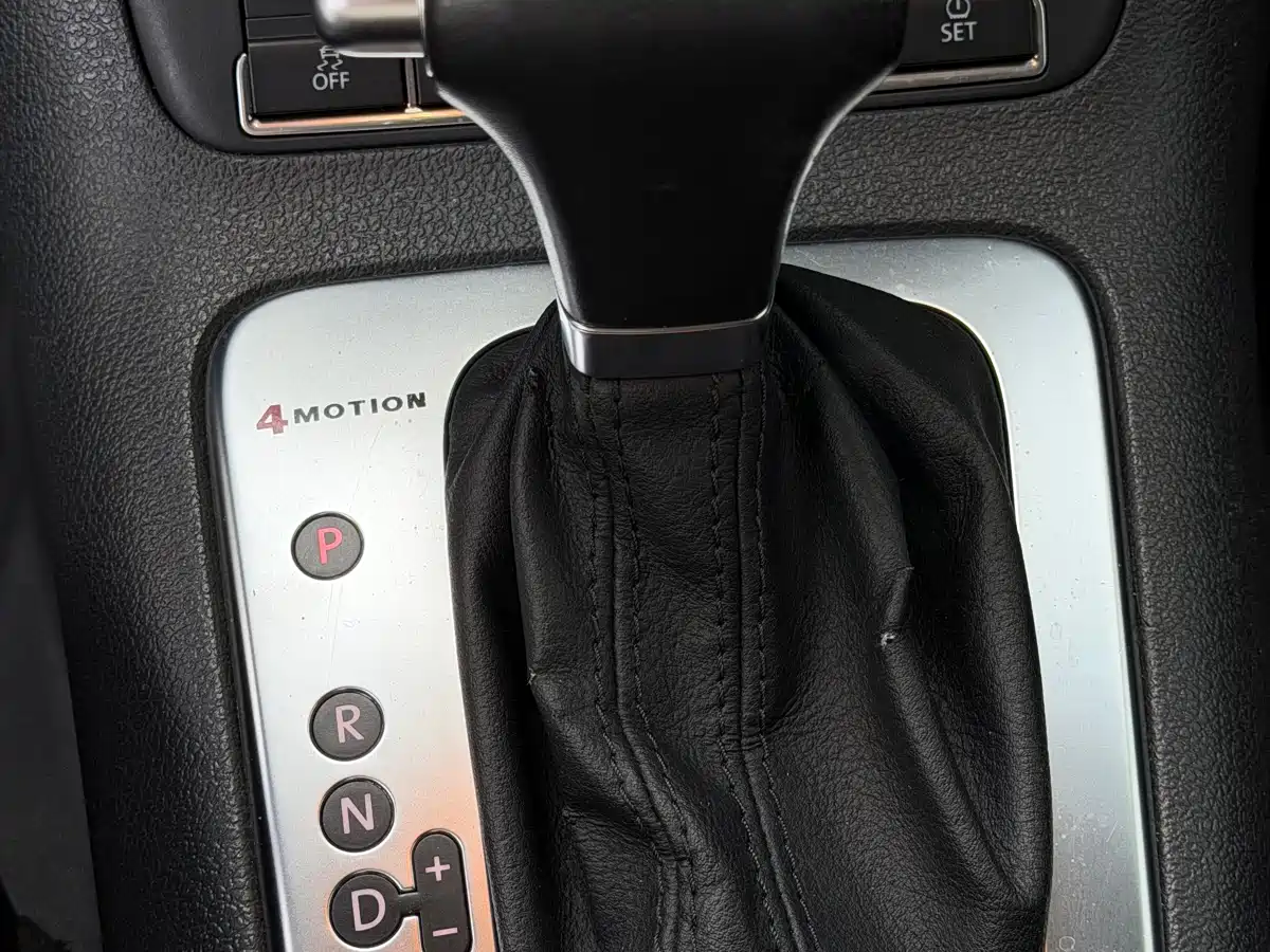 Volkswagen Tiguan 2010 2.0TSI Automatic AWD Flagship Navigation фото 10