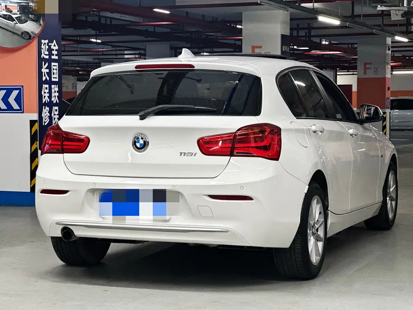 BMW 1 Series (Import) 2015 118i Urban Design Package фото 4