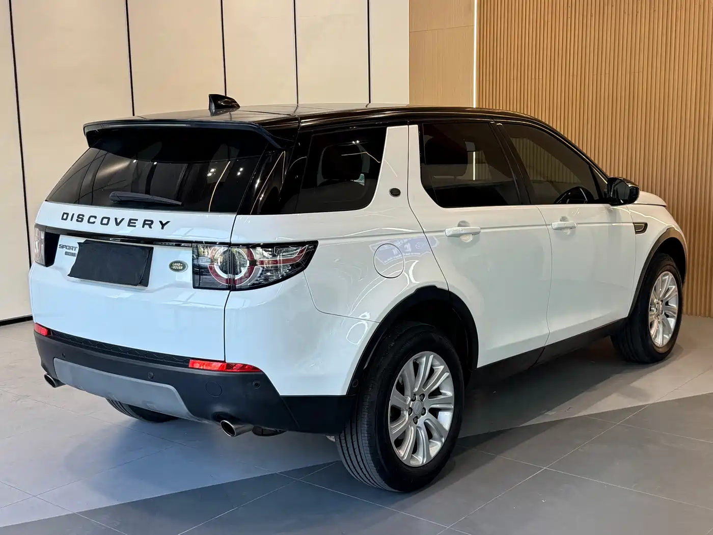 Land Rover Discovery Sport 2018 240PS SE Edition фото 18