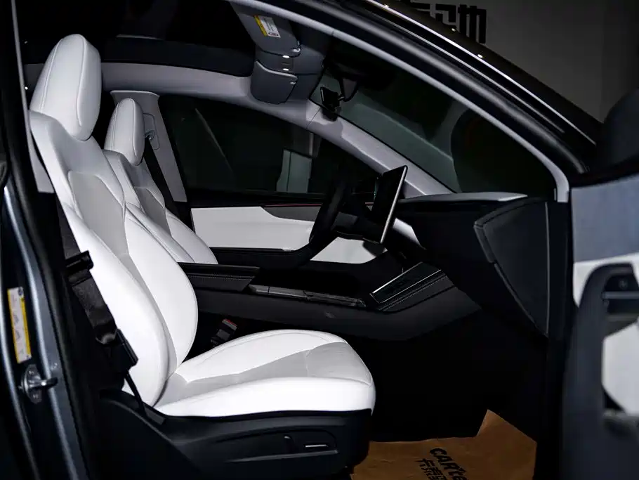 Tesla Model Y 2026 2025 Rear-Wheel Drive