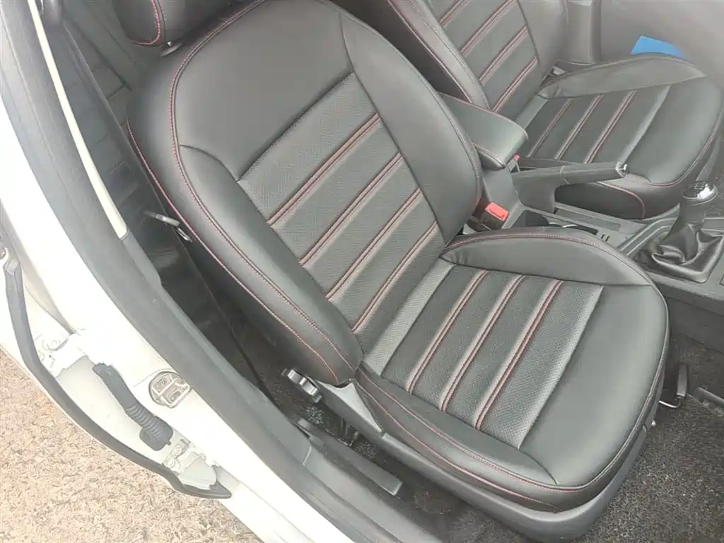 Volkswagen Lavida 2017 1.6L Manual Trend Edition фото 25