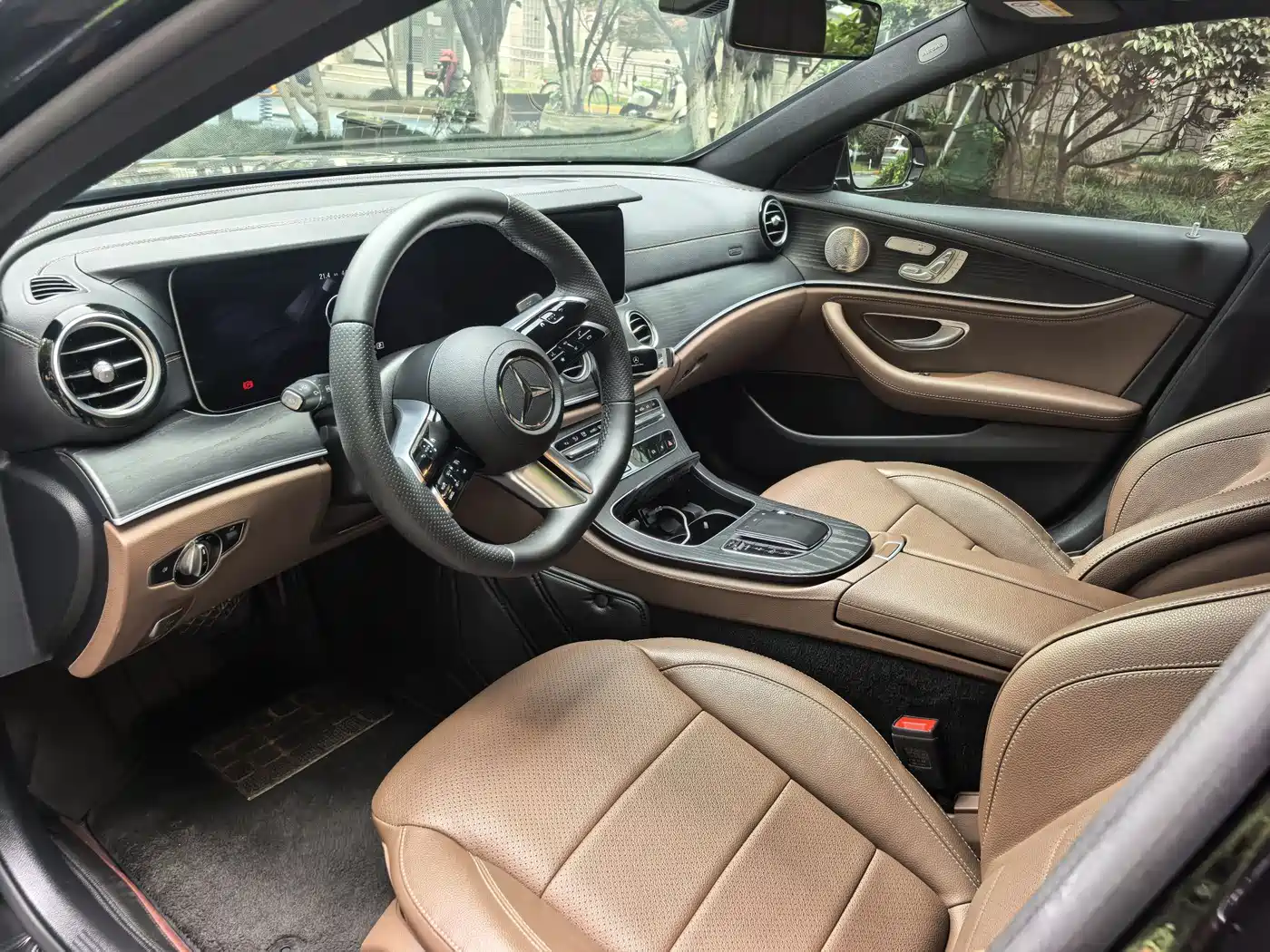 Mercedes-Benz E-Class 2023 E 300 L Sport Luxury фото 5
