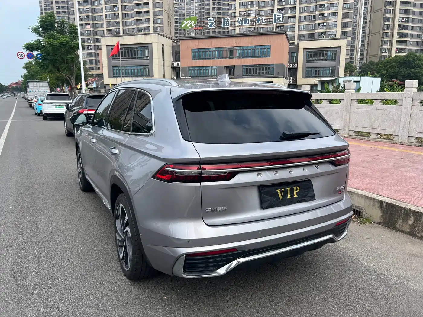 Фото 9 - Geely Monjaro