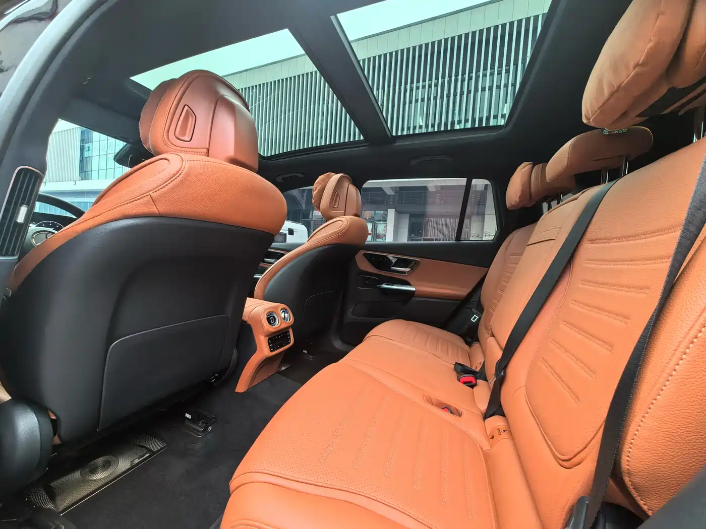 Mercedes-Benz GLC 2023 GLC 260 L 4MATIC Luxury 7-Seater фото 10