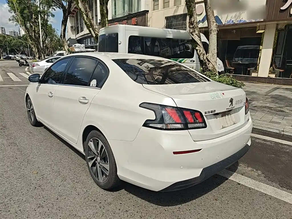 Peugeot 408 2019 360THP Auto Luxury Edition China VI фото 5