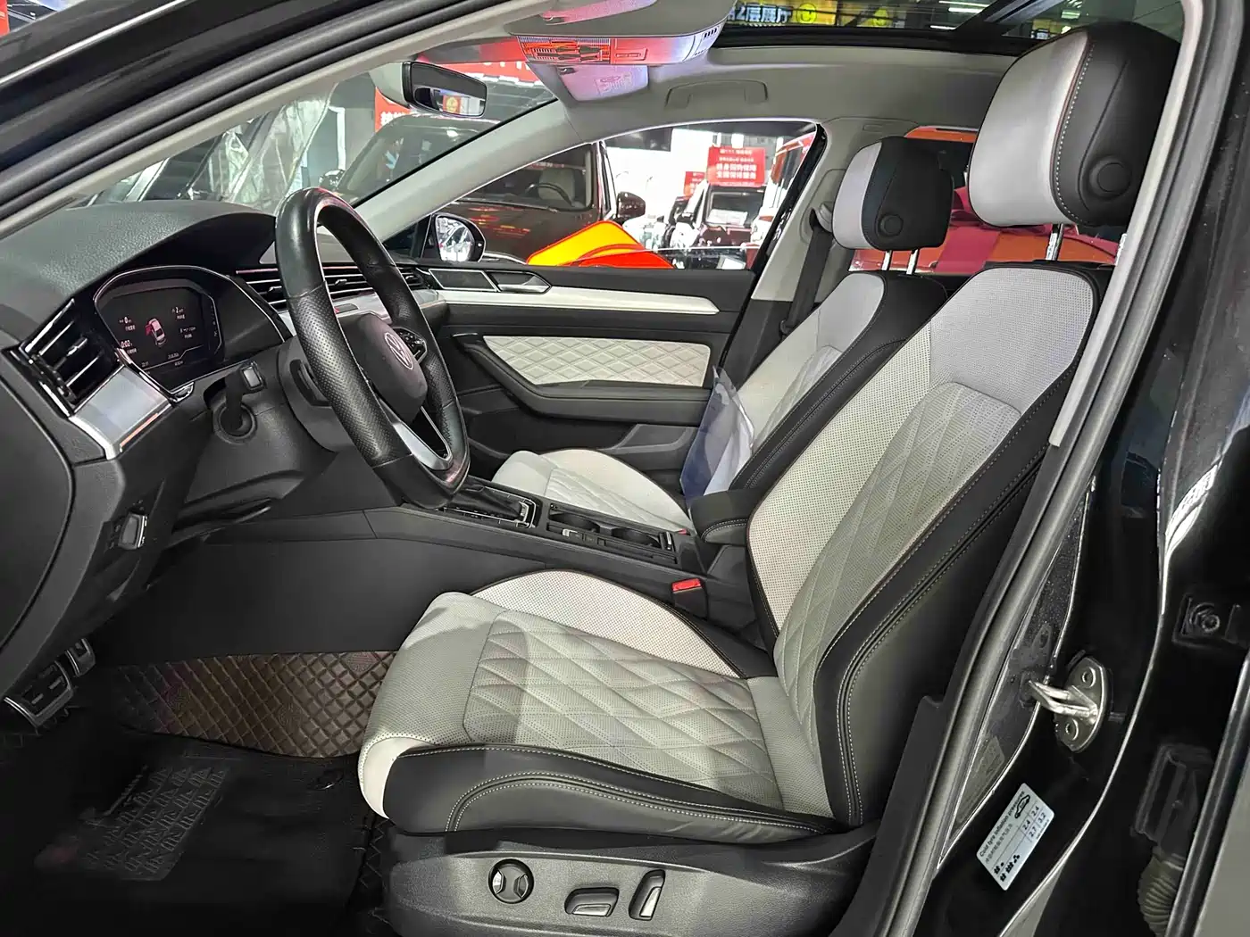 Volkswagen Magotan 2023 Model 2 Million Commemorative Edition 330TSI DSG Luxury фото 6
