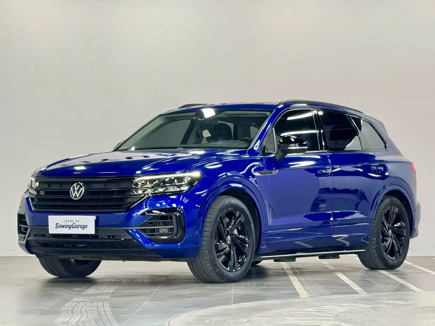Volkswagen Touareg 2022 2021 3.0TSI Sharp Edition with Gloss Black Sports Package