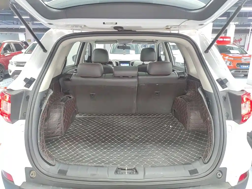 Фото 19 - Changan CS75