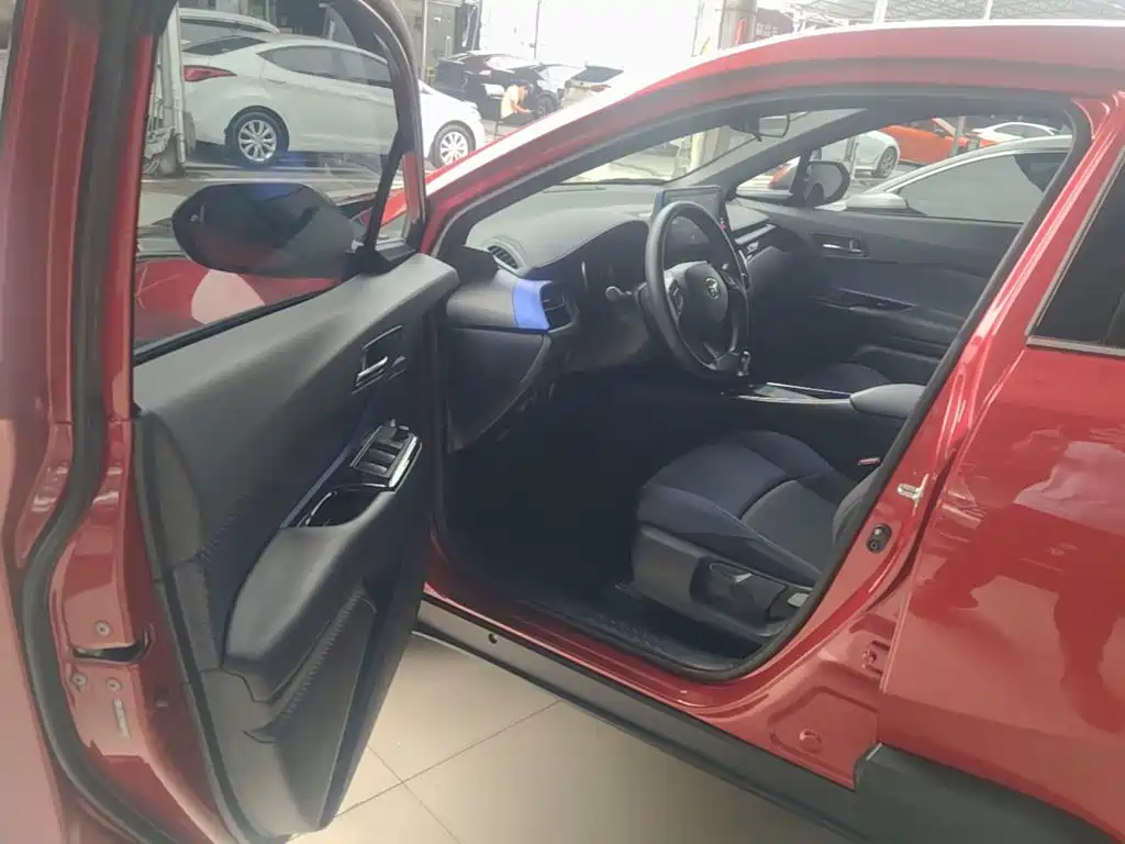 Toyota C-HR 2019 2018 2.0L Leading Edition China V