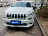 Photo 2 - Jeep Cherokee