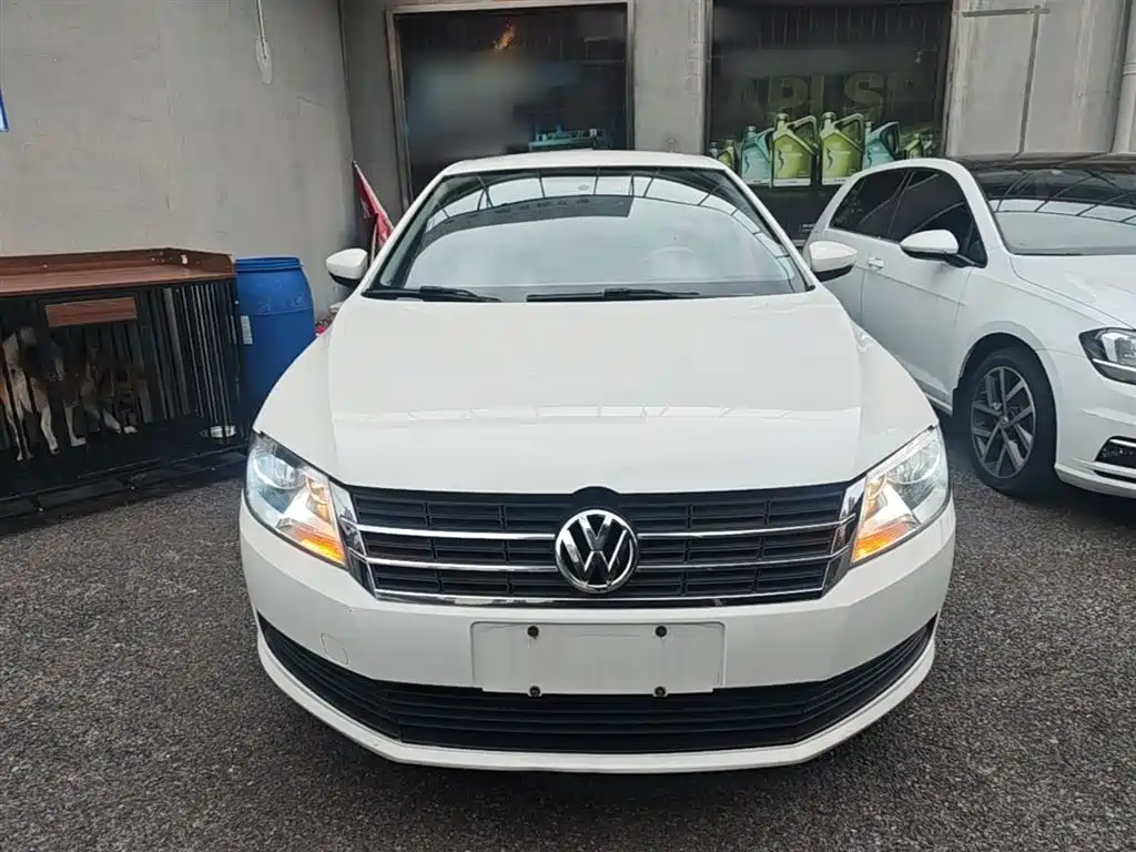 Volkswagen Lavida 2017 1.6L Automatic Comfort Edition фото 3