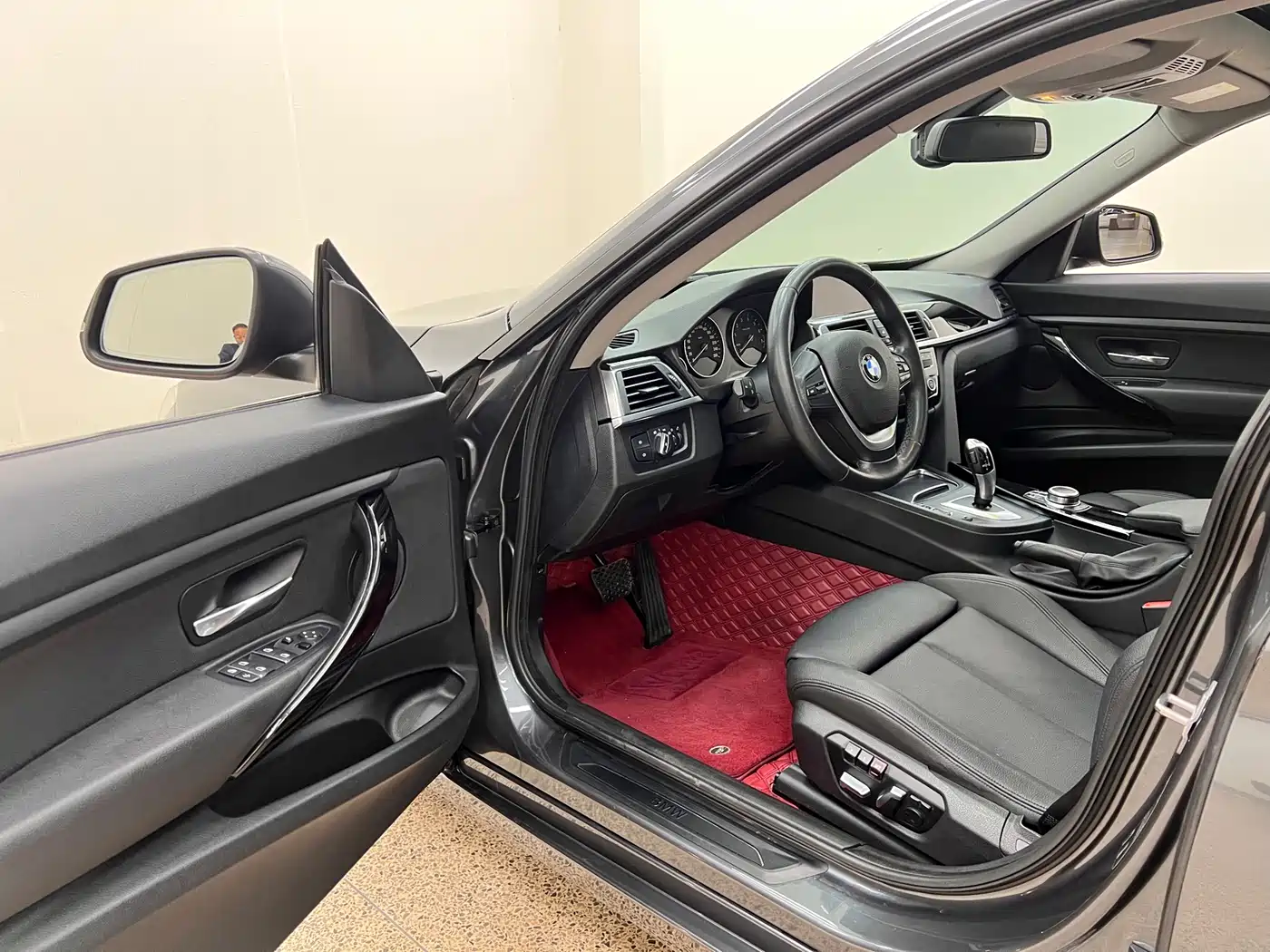 BMW 3 Series GT 2019 320i Fashion Model фото 14