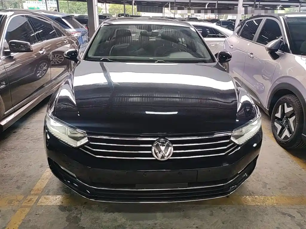 Volkswagen Magotan 2018 Facelift 330TSI DSG Luxury фото 3