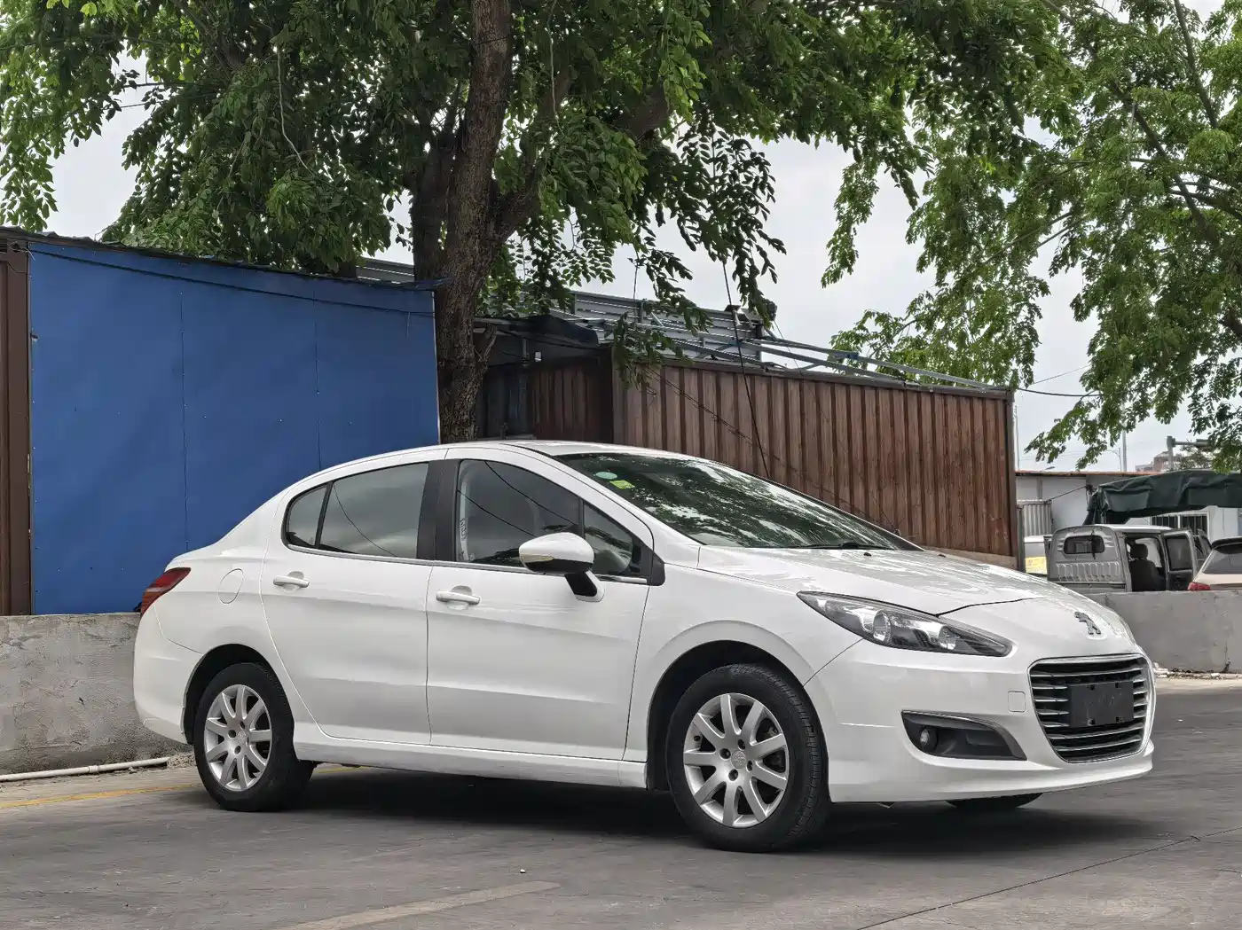 Peugeot 308 2016 1.6L Automatic Fashion фото 3