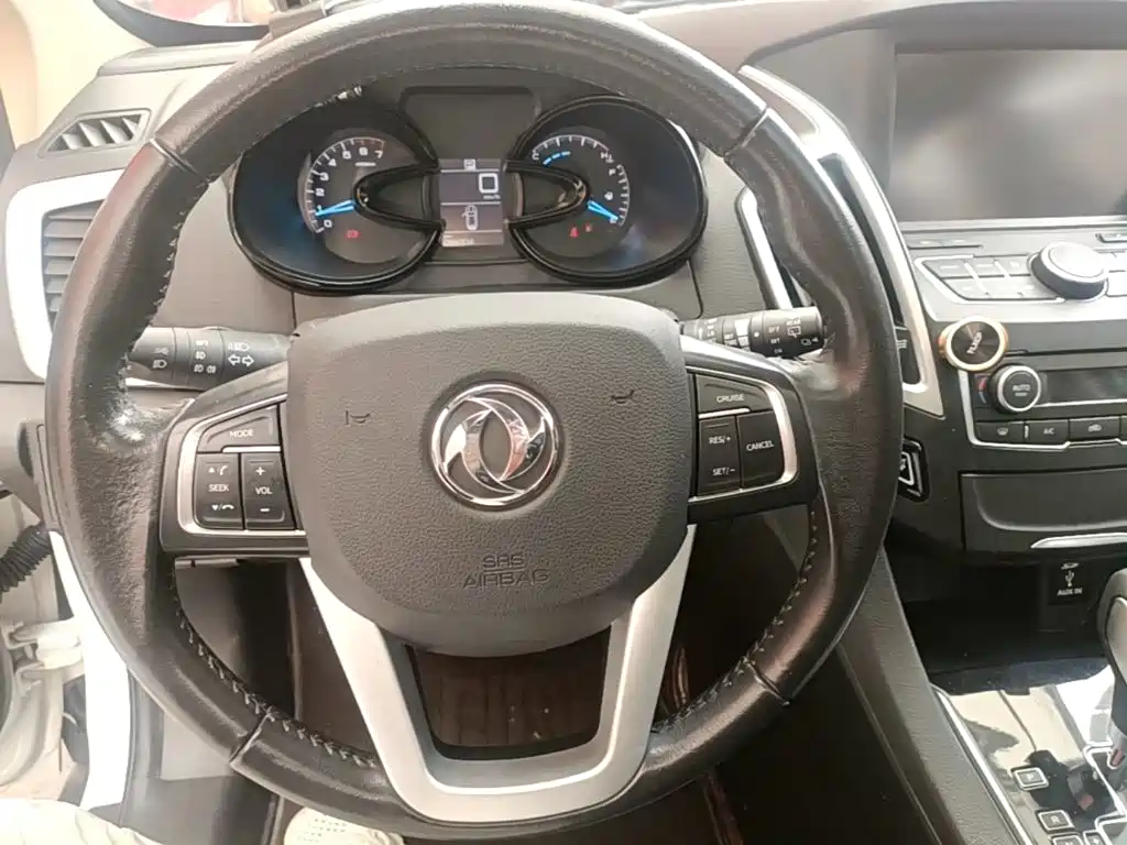 Dongfeng Aeolus Dongfeng Fengshen AX7 2015 2015 2.0L Automatic Smart Ease
