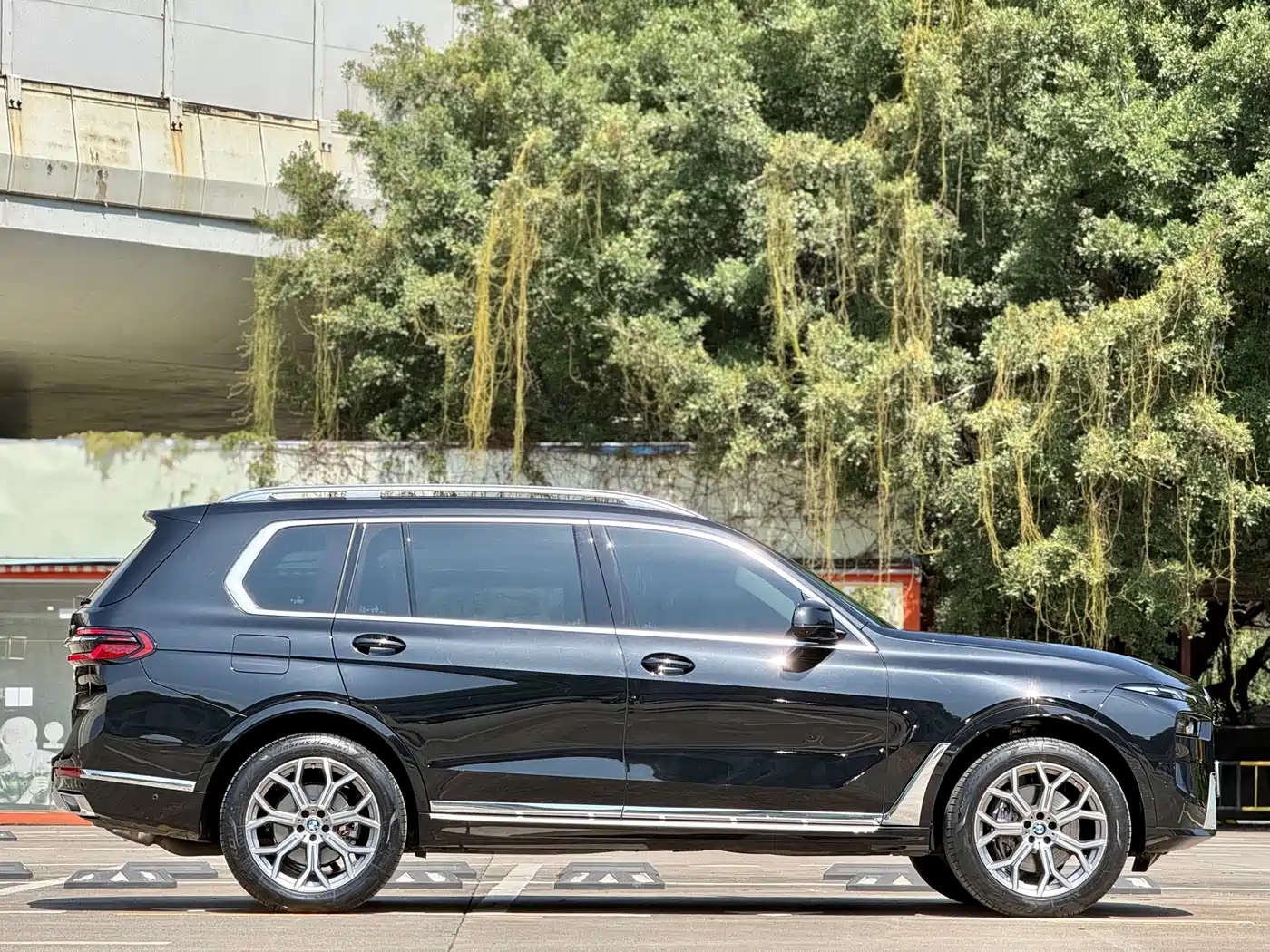 BMW X7 2023 xDrive40i Leading Luxury Package фото 23