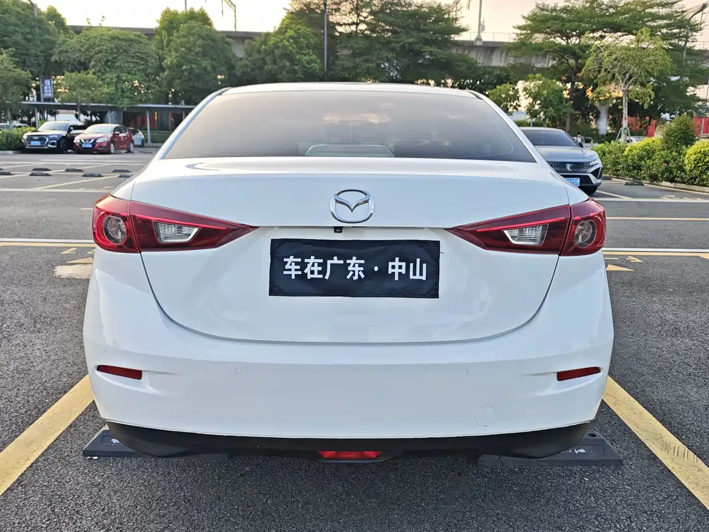 Mazda Mazda 3 2014 2014 Sedan 2.0L Automatic Flagship