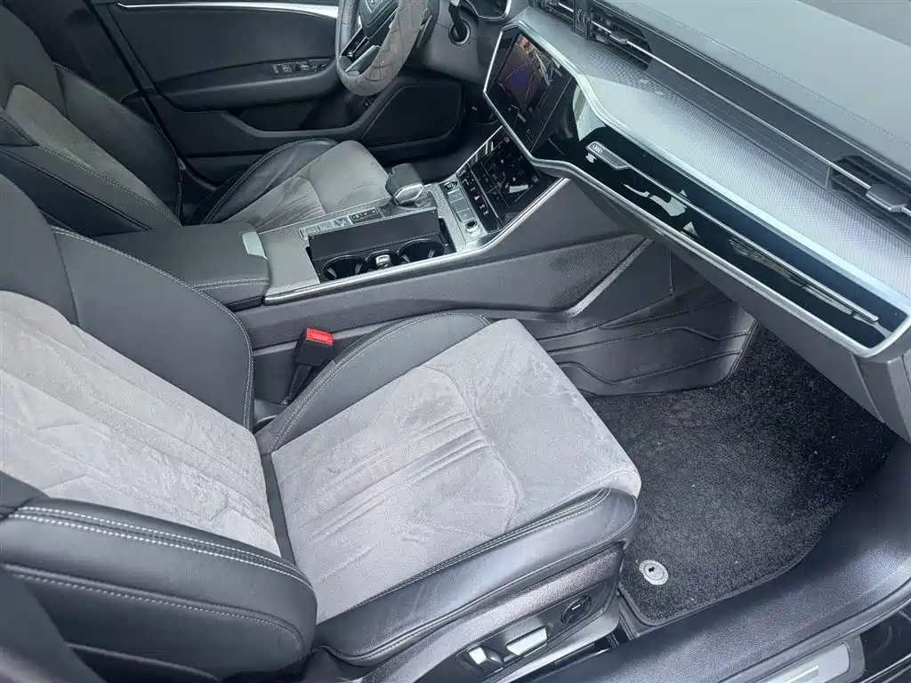 Audi A6L 2023 40 TFSI Luxury Dynamic фото 10