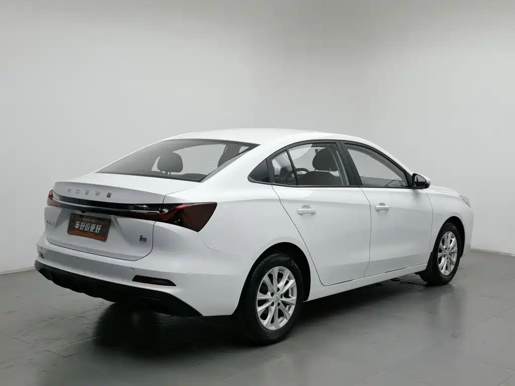 Фото 2 - Roewe i5