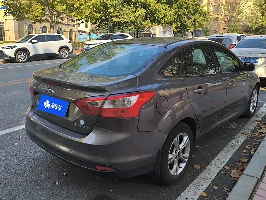 Фото 3 - Ford Focus