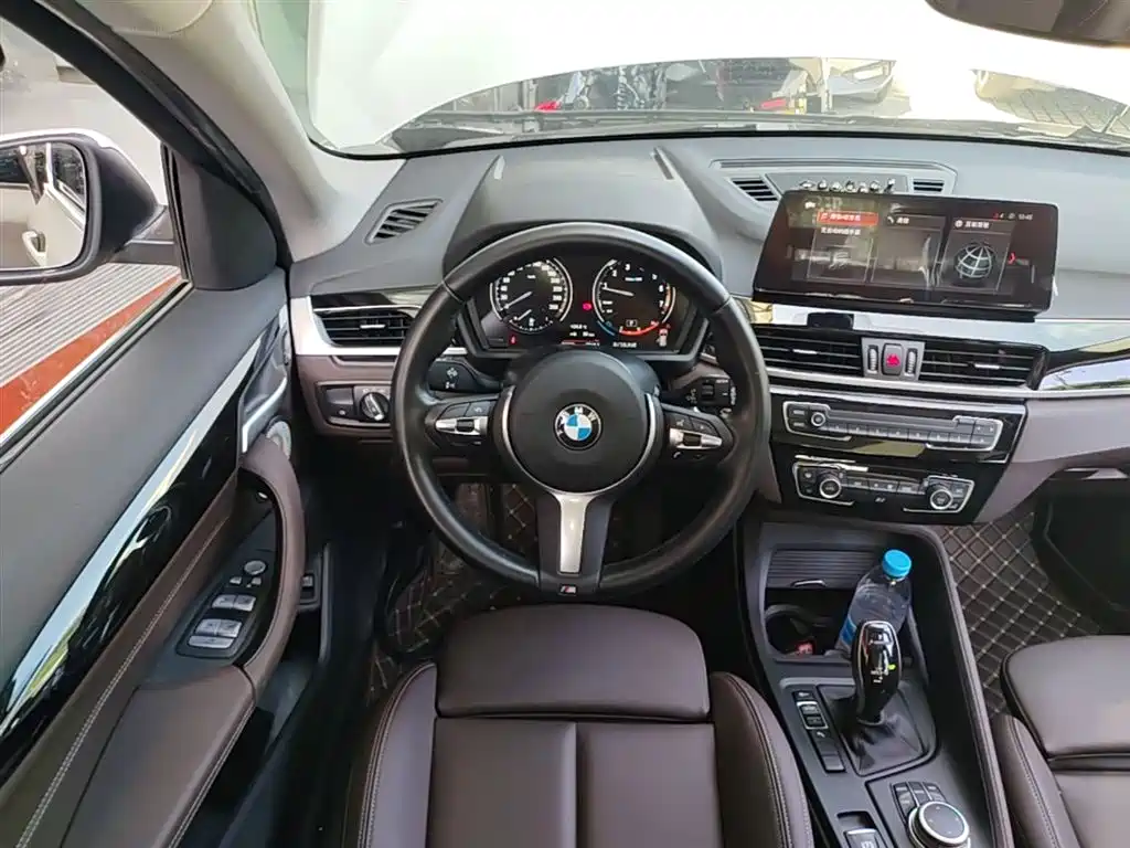 BMW X1 2022 sDrive25Li Leading фото 11