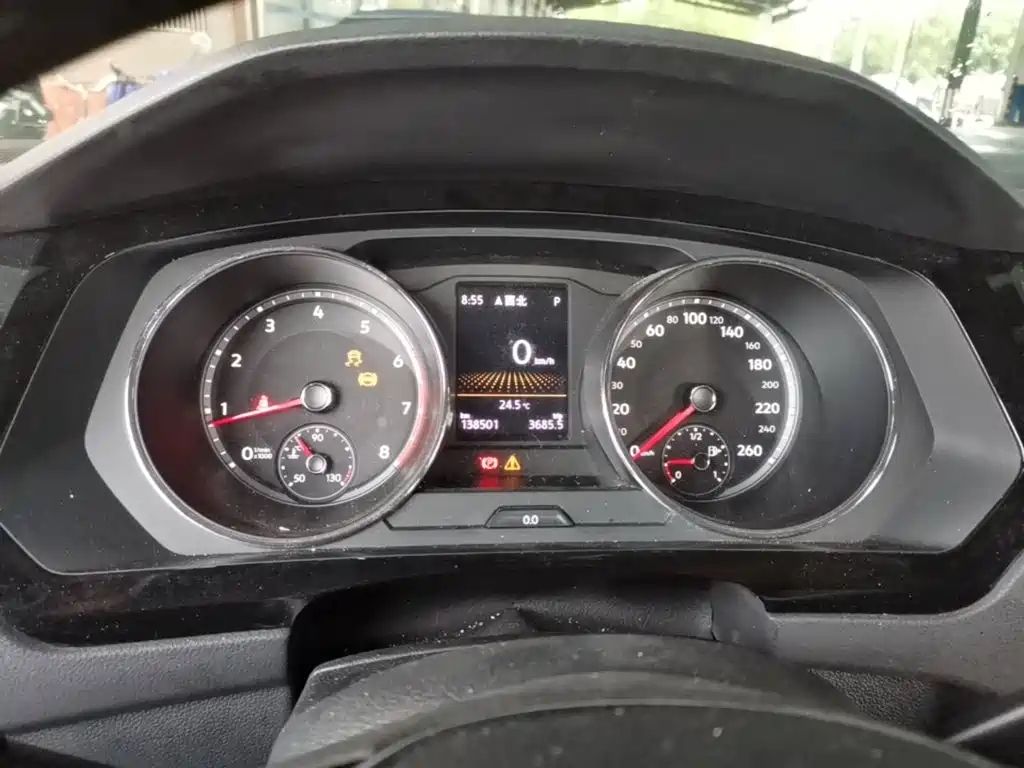 Photo 12 - Volkswagen Tiguan L