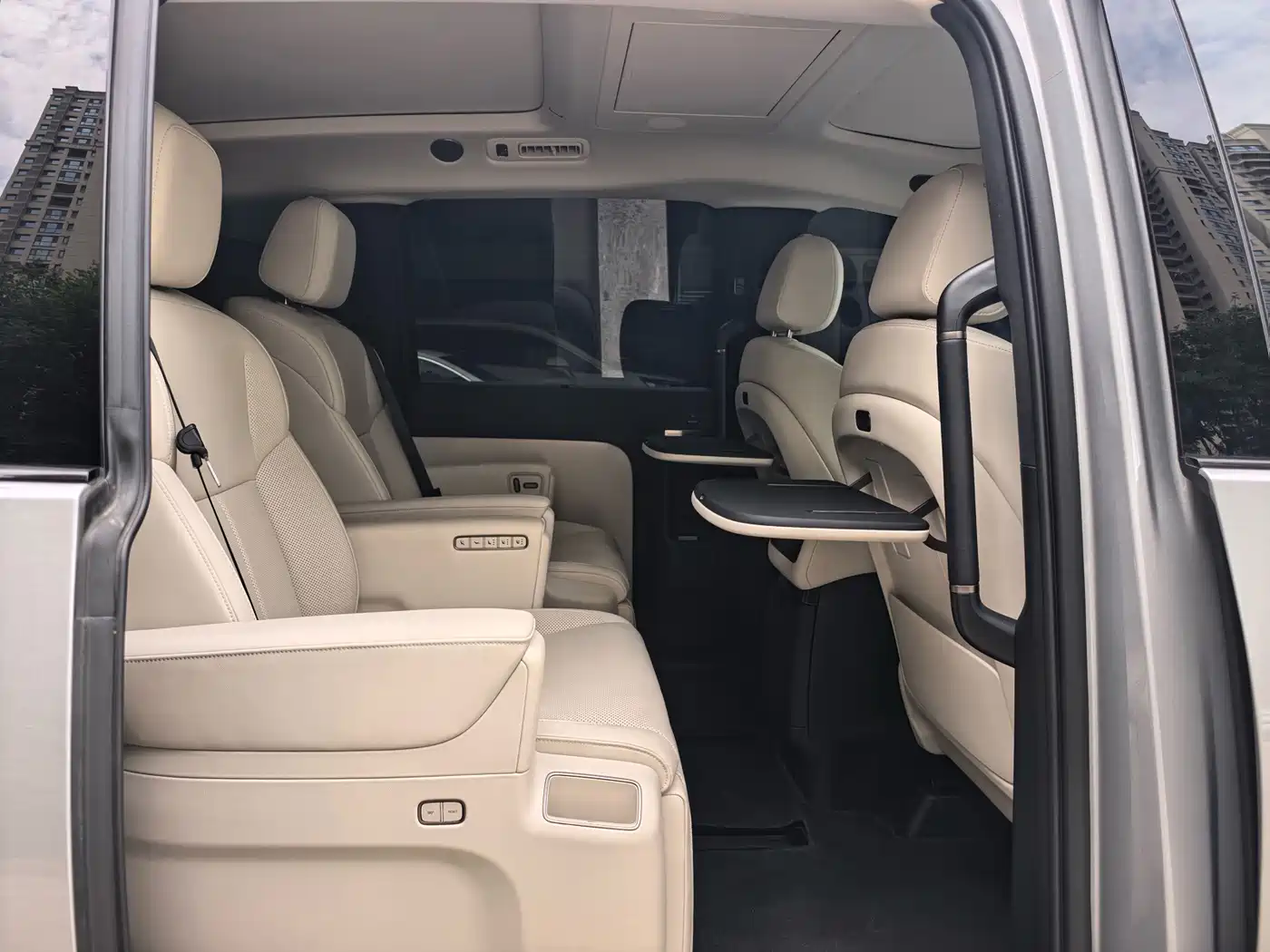 Li Auto MEGA 2025 2025 Model Home Family Special Edition